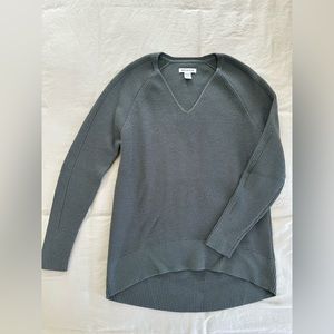 Athleta Gray V-Neck Ribbed Sweater